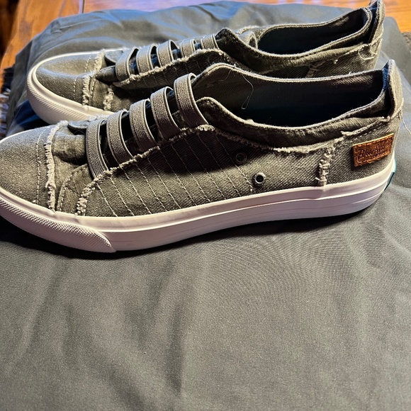 Blowfish Sneaker - Picture 1 of 4